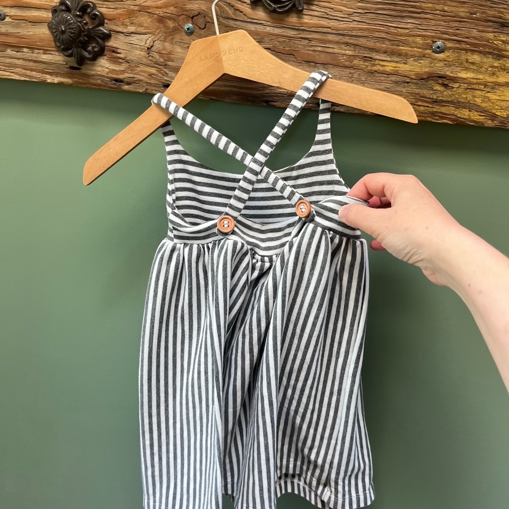 June & January Girls Grey White Striped Cross Back Button Dress Size 12-18M - Picture 2 of 4